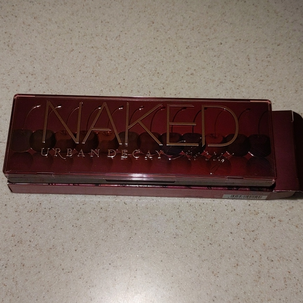 **BNIB** Urban Decay Naked Cherry